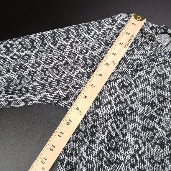 MICHAEL KORS WOMENS MEDIUM ANIMAL SNAKE SKIN PRINT BLUSE - Picture 4 of 11